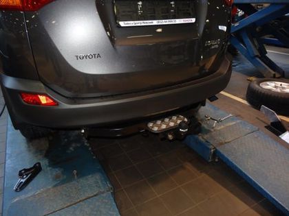 Фаркоп Baltex для Toyota RAV4 IV (с подножкой) 2013-2019. Фланцевое крепление. Артикул Y25