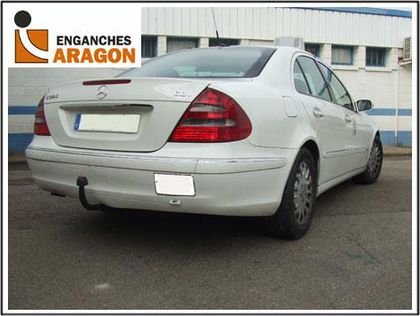 Фаркоп Aragon для Mercedes-Benz E-Класс W211 седан 2002-2009. Артикул E4115BA