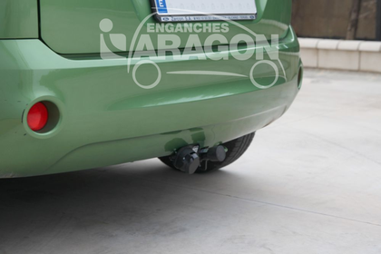 Фаркоп Aragon (быстросъемный крюк, горизонтальное крепление) для Ford Fiesta V 2002-2008.. Артикул E2002DS