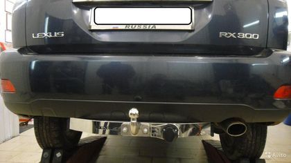 Фаркоп Baltex для Lexus RX 300 2003-2009. (с декор. накладкой) Фланцевое крепление. Артикул LS02AN