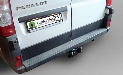 Фаркоп Лидер-Плюс для Peugeot Boxer L4 2006-2021. Фланцевое крепление. Артикул P105-FC