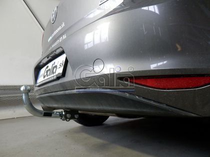Фаркоп Galia оцинкованный для Volkswagen Golf VII хэтчбек 5-дв. 2012-2020. Быстросъемный крюк. Артикул A048C